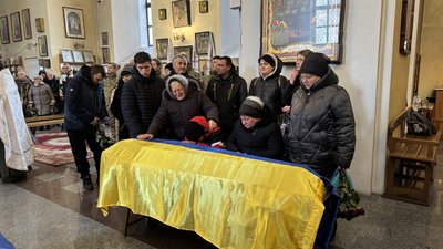 У Полтаві прощаються із воїнами Іваном Вербичем та Валентином Журбою