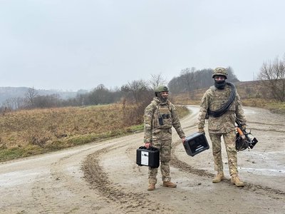 На Львівщині підрозділ Нацгвардії "Тінь Лева" показав як працюють оператори БпЛА На Львівщині підрозділ Нацгвардії "Тінь Лева" показав як працюють оператори БпЛА