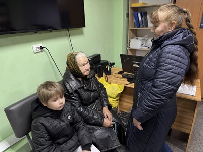 "Хоч в руїни, все одно повернуся": евакуація жителів прикордоння Сумщини "Хоч в руїни, все одно повернуся": евакуація жителів прикордоння Сумщини