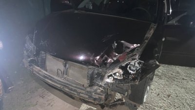 Рухаючись дворовою територією, зіткунувся з чотирма автомобілями і втік: у Чернігові сталася ДТП Рухаючись дворовою територією, зіткунувся з чотирма автомобілями і втік: у Чернігові сталася ДТП