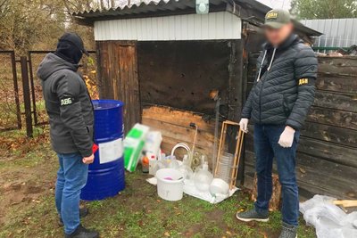 На Київщині експоліцейський організував наркобізнес з мільйонними доходами На Київщині експоліцейський організував наркобізнес з мільйонними доходами