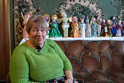 Роботи не продає, лише дарує. Як майстриня з Херсонщини створює колекції ляльок-мотанок Роботи не продає, лише дарує. Як майстриня з Херсонщини створює колекції ляльок-мотанок