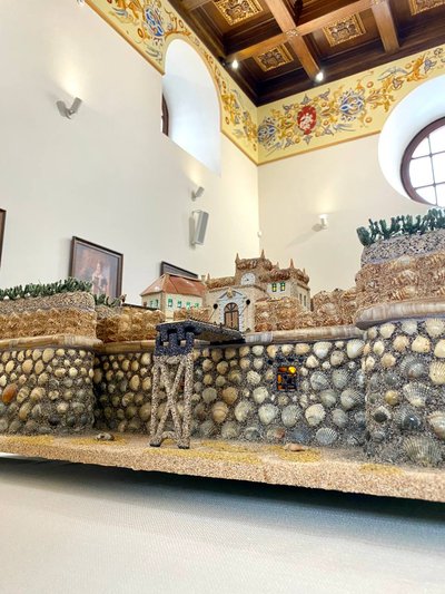 Дубенський замок в мініатюрі: музею на Рівненщині подарували мінікопію з мушель Дубенський замок в мініатюрі: музею на Рівненщині подарували мінікопію з мушель