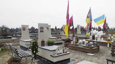 пам'ятники бійцям, уніфіковані пам'ятники, пам'ятники бійцям у Бережанах пам'ятники бійцям, уніфіковані пам'ятники, пам'ятники бійцям у Бережанах