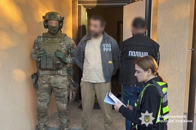 На Вінниччині викрили наркоугруповання з прибутком у пів мільйона гривень щомісяця На Вінниччині викрили наркоугруповання з прибутком у пів мільйона гривень щомісяця