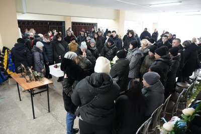 "Дуже добра пара була": у Запоріжжі попрощались з 18-річними Софією Осадчою та Степаном Штиком, котрих вбив дрон РФ "Дуже добра пара була": у Запоріжжі попрощались з 18-річними Софією Осадчою та Степаном Штиком, котрих вбив дрон РФ