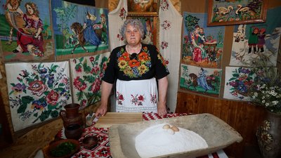 Росул із півня з домашньою локшиною: рецепт давньої страви від господині з Рівненщини Росул із півня з домашньою локшиною: рецепт давньої страви від господині з Рівненщини