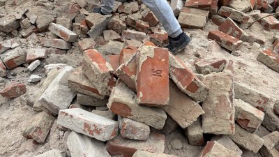 150-річна цегла, яку рятують волонтери в Харкові 150-річна цегла, яку рятують волонтери в Харкові
