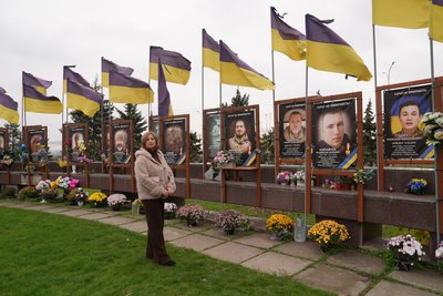 "Хочу, щоб мій син пишався мною". Волонтерка з Херсонщини допомагає і підтримує родини військових "Хочу, щоб мій син пишався мною". Волонтерка з Херсонщини допомагає і підтримує родини військових
