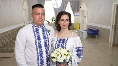 "В цьому є якась магія": у "дзеркальну дату" в Черкасах одружилися 22 пари "В цьому є якась магія": у "дзеркальну дату" в Черкасах одружилися 22 пари