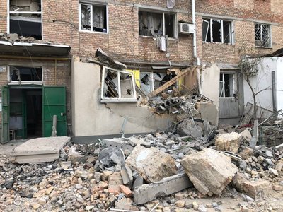 Масований обстріл: вночі російські війська поцілили у п’ятиповерхівку в Миколаєві Масований обстріл: вночі російські війська поцілили у п’ятиповерхівку в Миколаєві