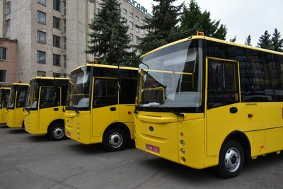 Ще 7 волинських громад отримали нові шкільні автобуси
