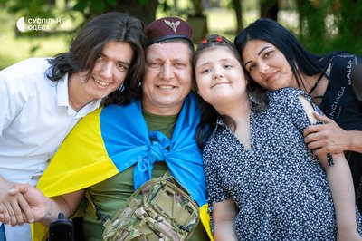 Дев'ять діб чекав на евакуацію: ветеран з Одещини після ампутації руки й ноги повернувся додому