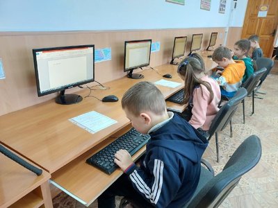 В компанії рятувальників і кочегарів: як вчителька з Рівненщини дописувала підручник інформатики