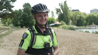 "Дуже тісне спілкування з населенням": патрульні на велосипедах розпочали 10 сезон у Рівному "Дуже тісне спілкування з населенням": патрульні на велосипедах розпочали 10 сезон у Рівному