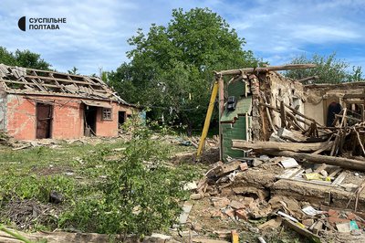 Обстріл Полтавського району у ніч на 26 травня: перші фото з місця події Обстріл Полтавського району у ніч на 26 травня: перші фото з місця події