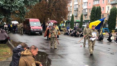 У Маньківці в останню путь провели загиблого військовослужбовця Вячеслава Леся. У Маньківці в останню путь провели загиблого військовослужбовця Вячеслава Леся.