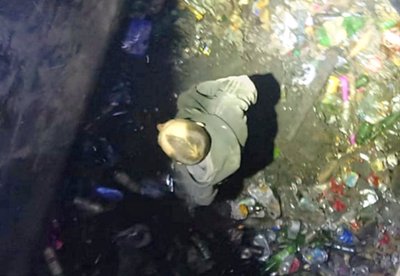 П'ять днів без їжі та води: у Чернівцях рятувальники дістали чоловіка з колекторної ями П'ять днів без їжі та води: у Чернівцях рятувальники дістали чоловіка з колекторної ями