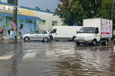 В Одесі через зливу затопило вулиці В Одесі через зливу затопило вулиці