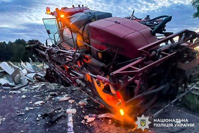 Ванатіжівка зіткнулася з оприскувачем: внаслідок ДТП був травмований чоловік на Рівненщині Ванатіжівка зіткнулася з оприскувачем: внаслідок ДТП був травмований чоловік на Рівненщині