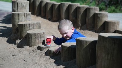 "Дітям немає де гратись": у Миколаєві ремонтують дитячі майданчики "Дітям немає де гратись": у Миколаєві ремонтують дитячі майданчики