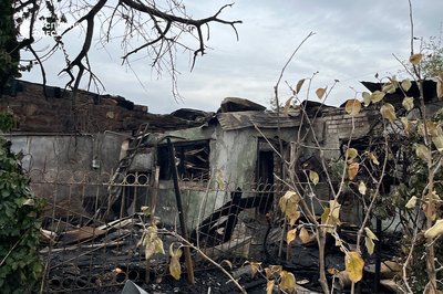 "Все згоріло": подружжя з Одещини розповіло про зруйнований будинок після атаки РФ
