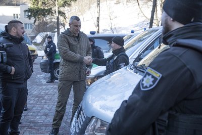 Поліцейські авто та генератори: Київ отримав допомогу від Німеччини та Данії Поліцейські авто та генератори: Київ отримав допомогу від Німеччини та Данії