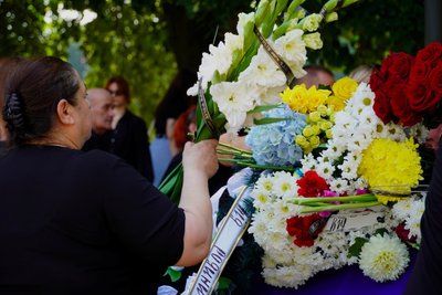 В Ужгороді попрощалися із полеглим захисником Володимиром Жупіком В Ужгороді попрощалися із полеглим захисником Володимиром Жупіком