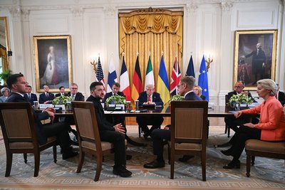 Зустріч президента США Дональда Трампа з президентом України Володимиром Зеленським та європейськими лідерами у Вашингтоні 18 серпня 2025 року Зустріч президента США Дональда Трампа з президентом України Володимиром Зеленським та європейськими лідерами у Вашингтоні 18 серпня 2025 року