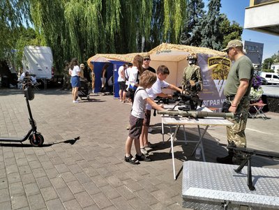 "День без повісток": бійці полку "Рейнджер" провели в Луцьку акцію з рекрутингу до війська