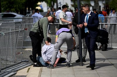 У прем'єра Словаччини Фіцо стріляли на виїзному засіданні уряду, він у лікарні