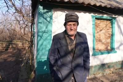 "Уб'ють в своїй хаті, старий вже, все одно". Попри наближення фронту жителі села на Дніпропетровщині не хочуть виїжджати "Уб'ють в своїй хаті, старий вже, все одно". Попри наближення фронту жителі села на Дніпропетровщині не хочуть виїжджати