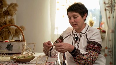 Олена Різник, зробити павука