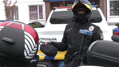 Поліцейські на мотоциклах: розпочався третій сезон мотопатруля у Рівному Поліцейські на мотоциклах: розпочався третій сезон мотопатруля у Рівному