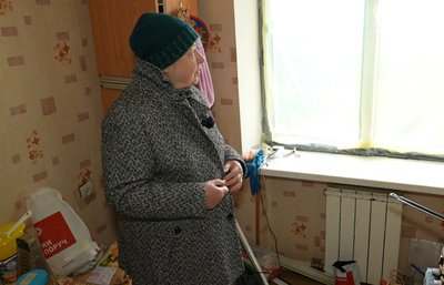 "Під вікнами лежали залишки ракети": як у Каневі на Черкащині ліквідовують наслідки обстрілу "Під вікнами лежали залишки ракети": як у Каневі на Черкащині ліквідовують наслідки обстрілу