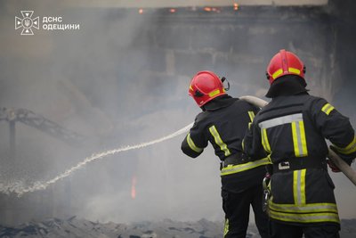 В Одесі горів склад меблевого підприємства: загинули дві жінки В Одесі горів склад меблевого підприємства: загинули дві жінки