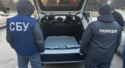 Незаконно переправляли чоловіків через кордон: двом мешканцям Хмельниччини оголосили про підозру