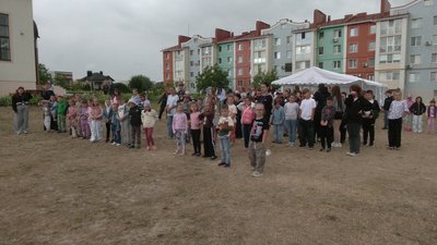 "Можливість подарувати дитинство": п'ятиденний дитячий духовно-патріотичний табір провели у Рівному "Можливість подарувати дитинство": п'ятиденний дитячий духовно-патріотичний табір провели у Рівному