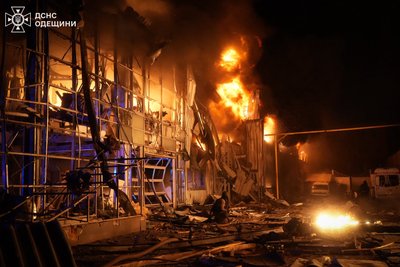 Одесу масовано атакували дрони РФ, пошкоджено енергообʼєк та порт. 1451 день війни Одесу масовано атакували дрони РФ, пошкоджено енергообʼєк та порт. 1451 день війни