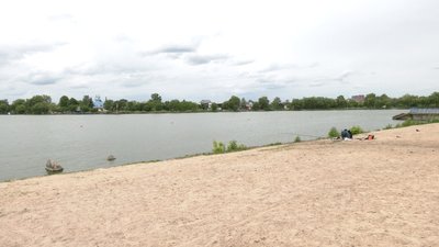 Епідеміологи взяли проби води з озера Басів Кут у Рівному Епідеміологи взяли проби води з озера Басів Кут у Рівному
