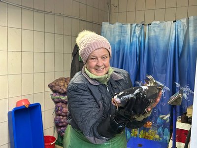 На Житньому ринку в Житомирі зросли ціни на живу рибу На Житньому ринку в Житомирі зросли ціни на живу рибу