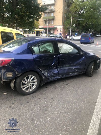 ДТП Одеса, розбите авто на дорозі ДТП Одеса, розбите авто на дорозі