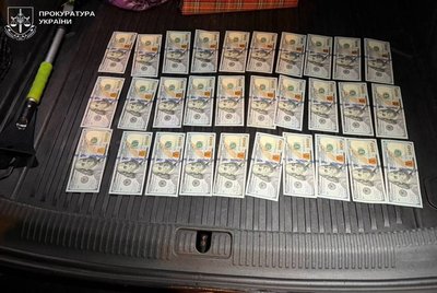 Підозрюють сумську адвокатку, яка за $7 тисяч обіцяла оформити відстрочку від мобілізації Підозрюють сумську адвокатку, яка за $7 тисяч обіцяла оформити відстрочку від мобілізації