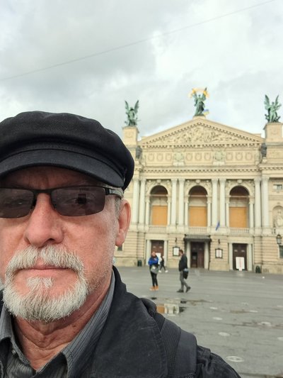 Клей Роджерс, волонтер, театр у Львові Клей Роджерс, волонтер, театр у Львові