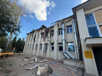 Наслідки влучання БпЛА «Молнія» по Золочівській селищній раді, 2 вересня 2026 року Наслідки влучання БпЛА «Молнія» по Золочівській селищній раді, 2 вересня 2026 року