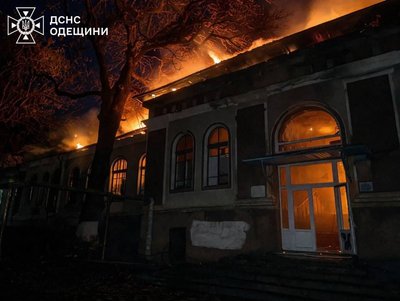 На Одещині горів ліцей: вогонь охопив близько 500 квадратних метрів На Одещині горів ліцей: вогонь охопив близько 500 квадратних метрів
