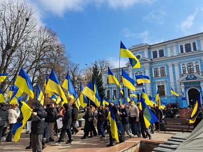 Протест студентів у Житомирі: студенти Поліського університету збираються на пікет у Київ Протест студентів у Житомирі: студенти Поліського університету збираються на пікет у Київ