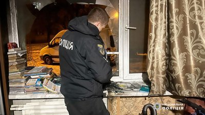 У Чернігові затримали двох братів з Дніпропетровщини, яких підозрюють у підпалі квартири У Чернігові затримали двох братів з Дніпропетровщини, яких підозрюють у підпалі квартири