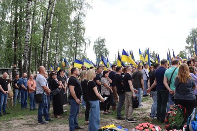 В Охтирці попрощались з нацгвардійцем Сергієм Граділем В Охтирці попрощались з нацгвардійцем Сергієм Граділем