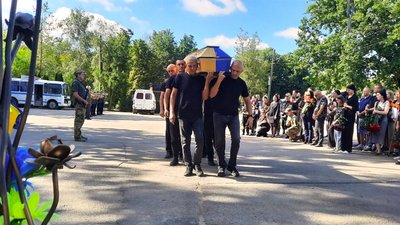 У Кропивницькому попрощалися з військовими Олександром Горкушею та Юрієм Сімонешком У Кропивницькому попрощалися з військовими Олександром Горкушею та Юрієм Сімонешком